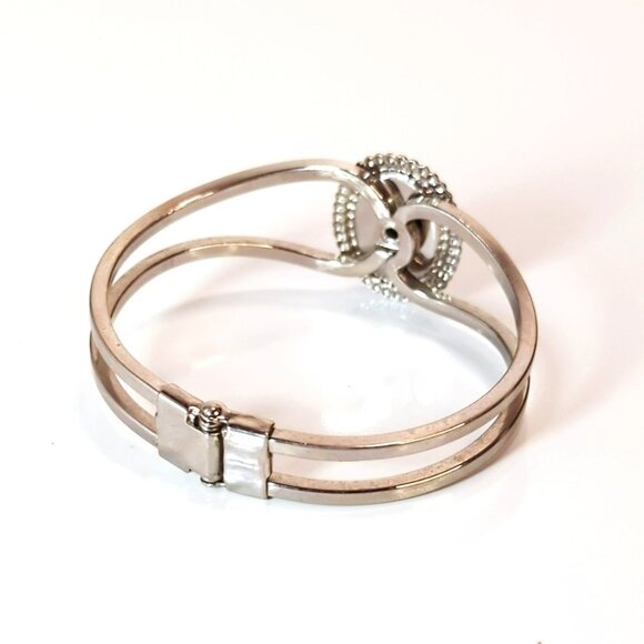 Vintage Snowflake Obsidian Cabochon Silver Tone Cuff Hinge Bracelet - Picture 5 of 6